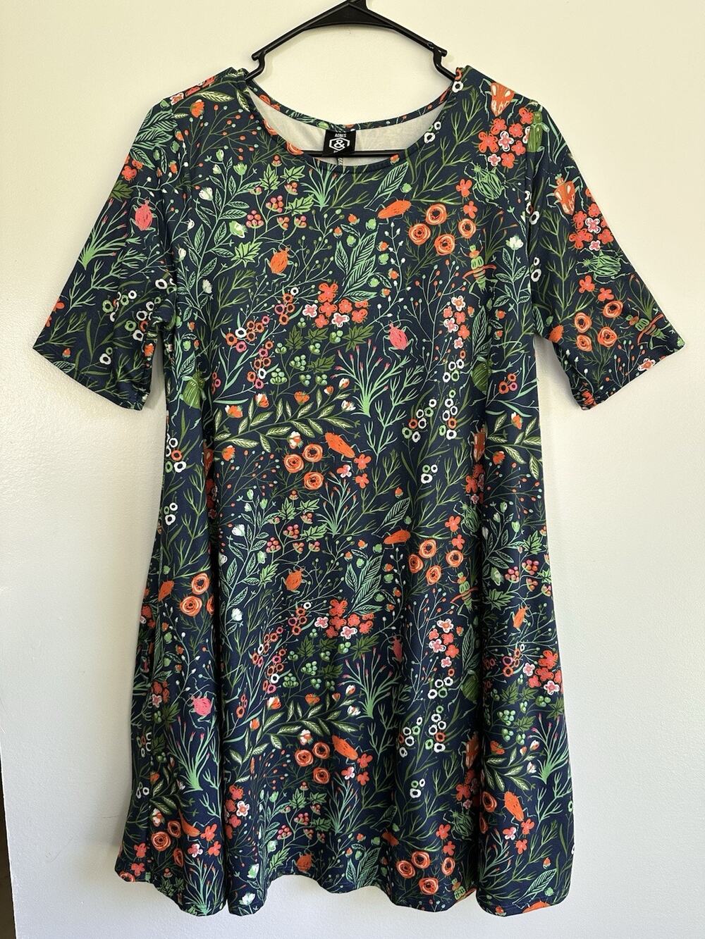 Women's Agnes and Dora Dress Short Sleeve Floral Beetle Bugs Crew Neck Size XS